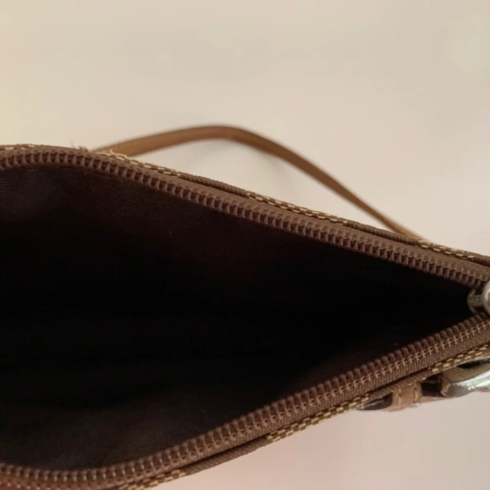 Coach wristlet - Picture 4 of 4
